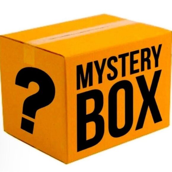 M11. MYSTERY BOX Sweaters Woman’s size XS - Small + Accessories + PINK Bralette - Picture 1 of 8